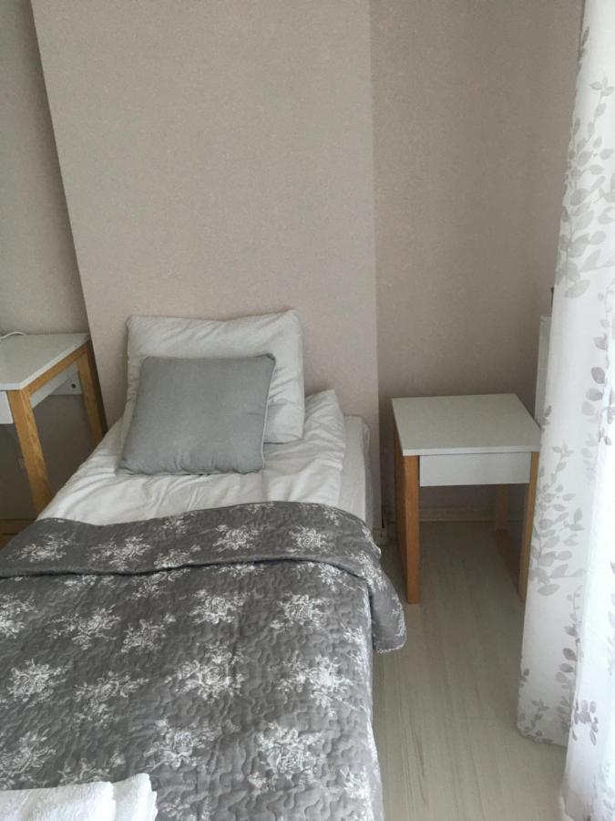 Santosa Pokoje Goscinne Zielona Góra Exterior foto